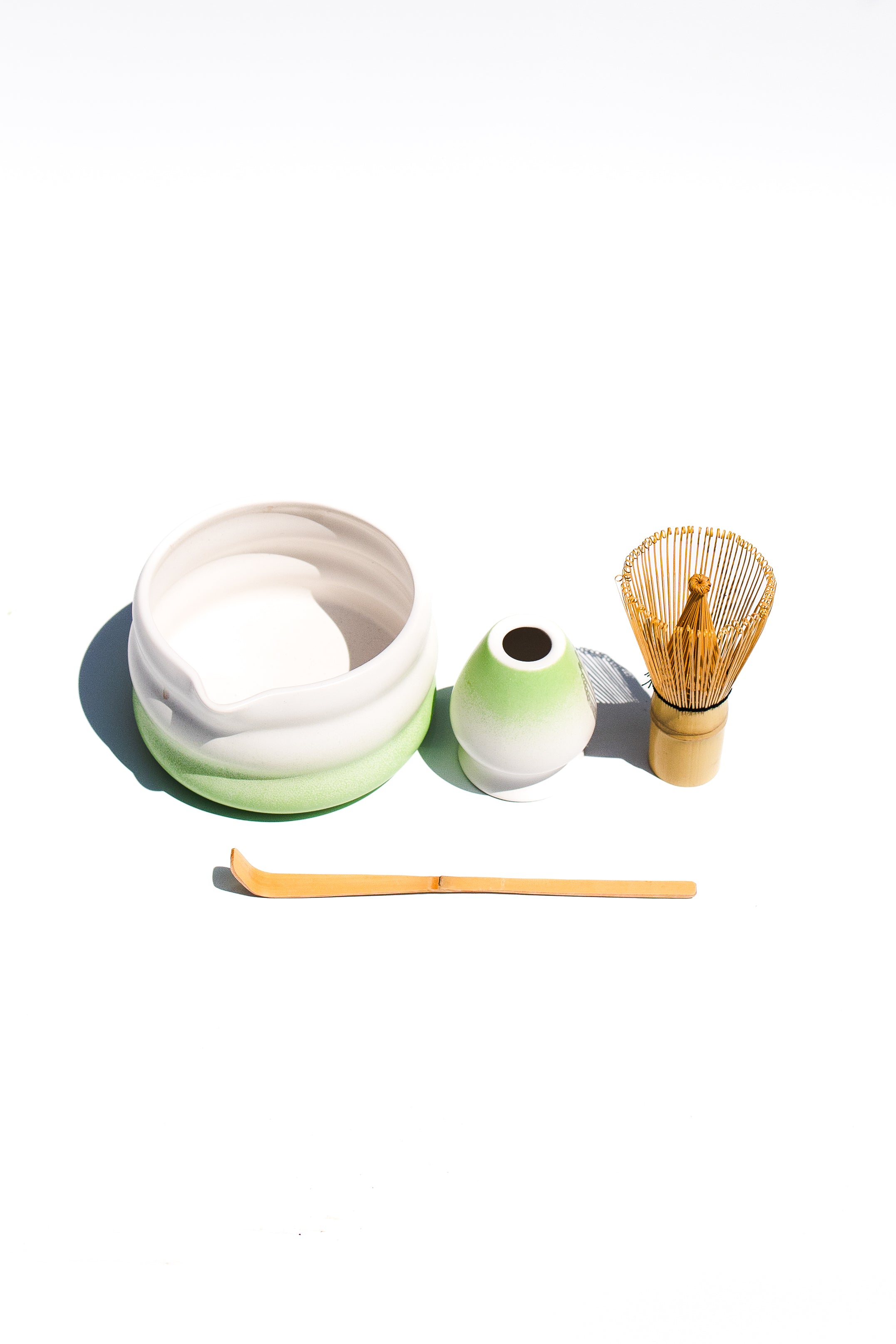 Custom green-white matcha set