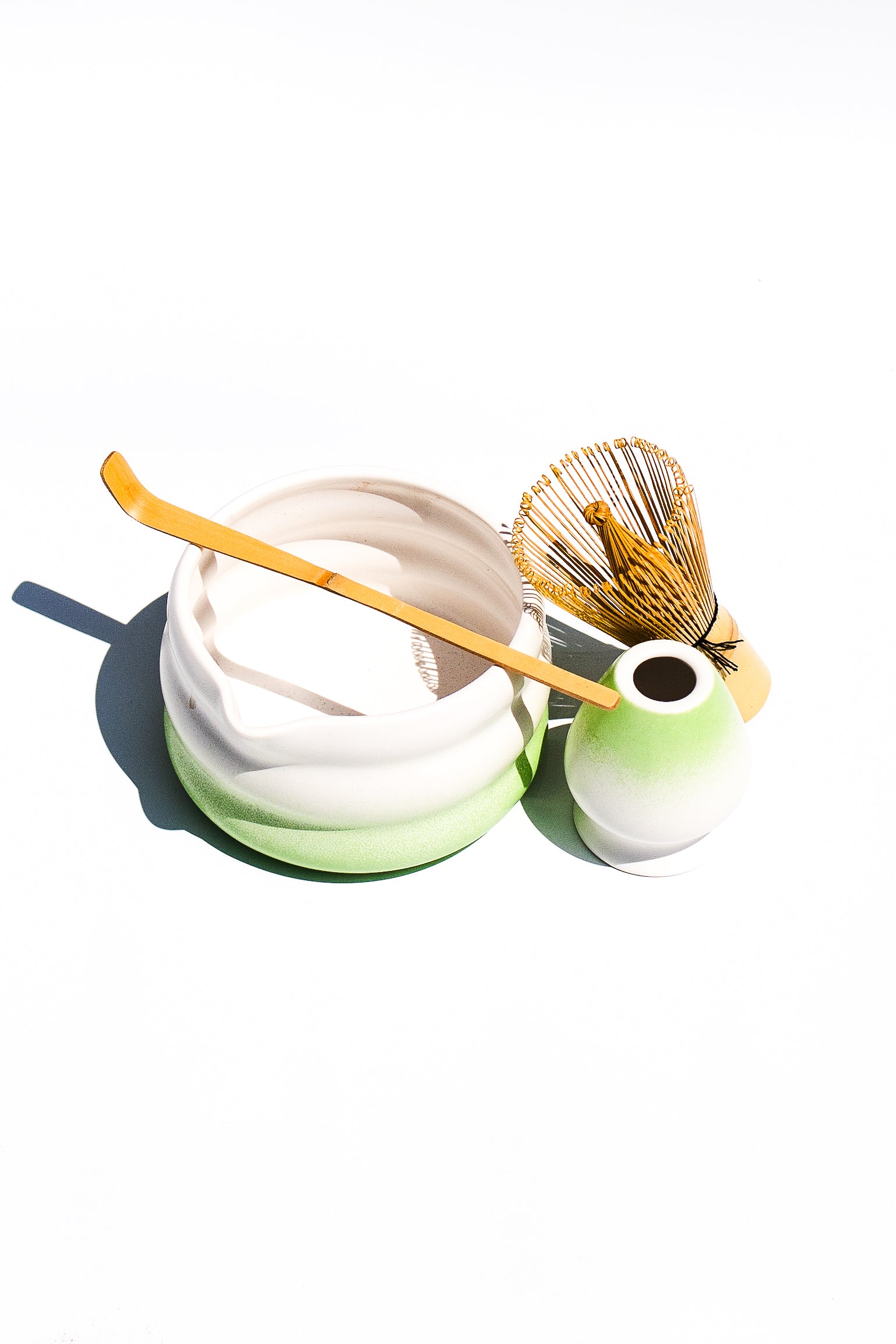 Custom green-white matcha set